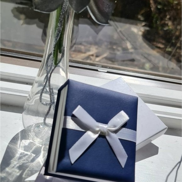 10KT Solid White Gold Diamond Necklace BRAND New Marked - Picture 3 of 10